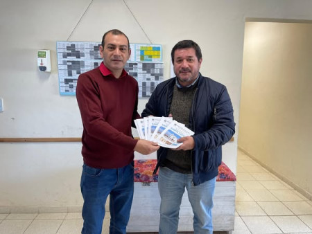 La Secretaría de Cultura y Educación, continúa entregando ejemplares de la Reseña Histórica de Santa Lucía a los establecimientos educativos.